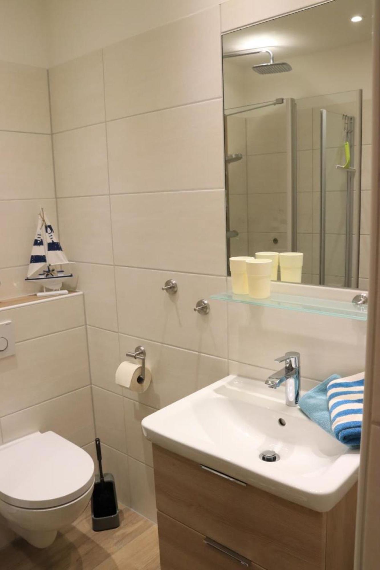Ferienwohnung Mit Seeblick Und Schwimmbadnutzung In 쿡스하펜 외부 사진